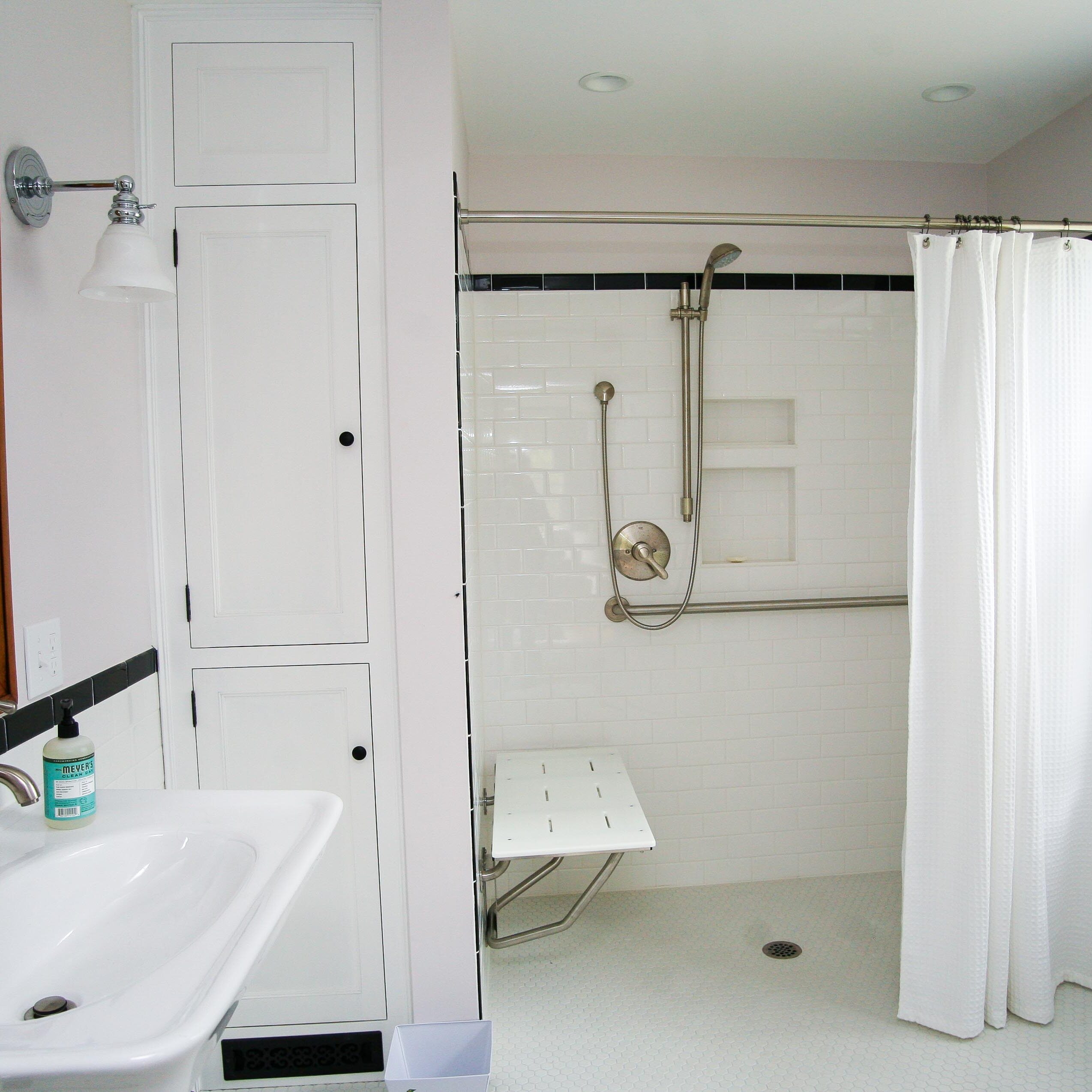 Renovated private bath in Lovejoy Room, New Concord B&B